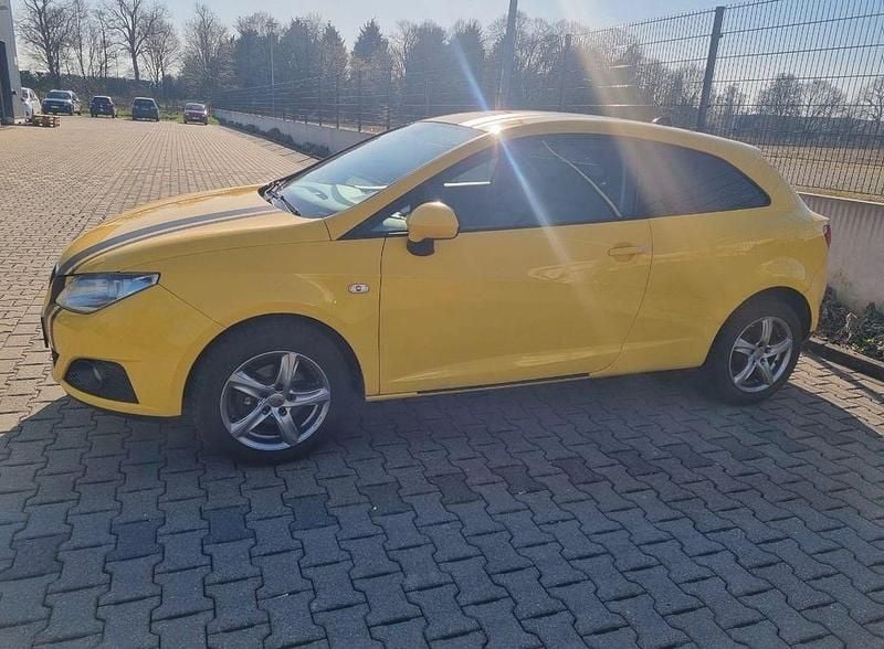 Second-hand Seat Ibiza SC Reference 69 CP (50 kW) 2011 Galben Hatchback