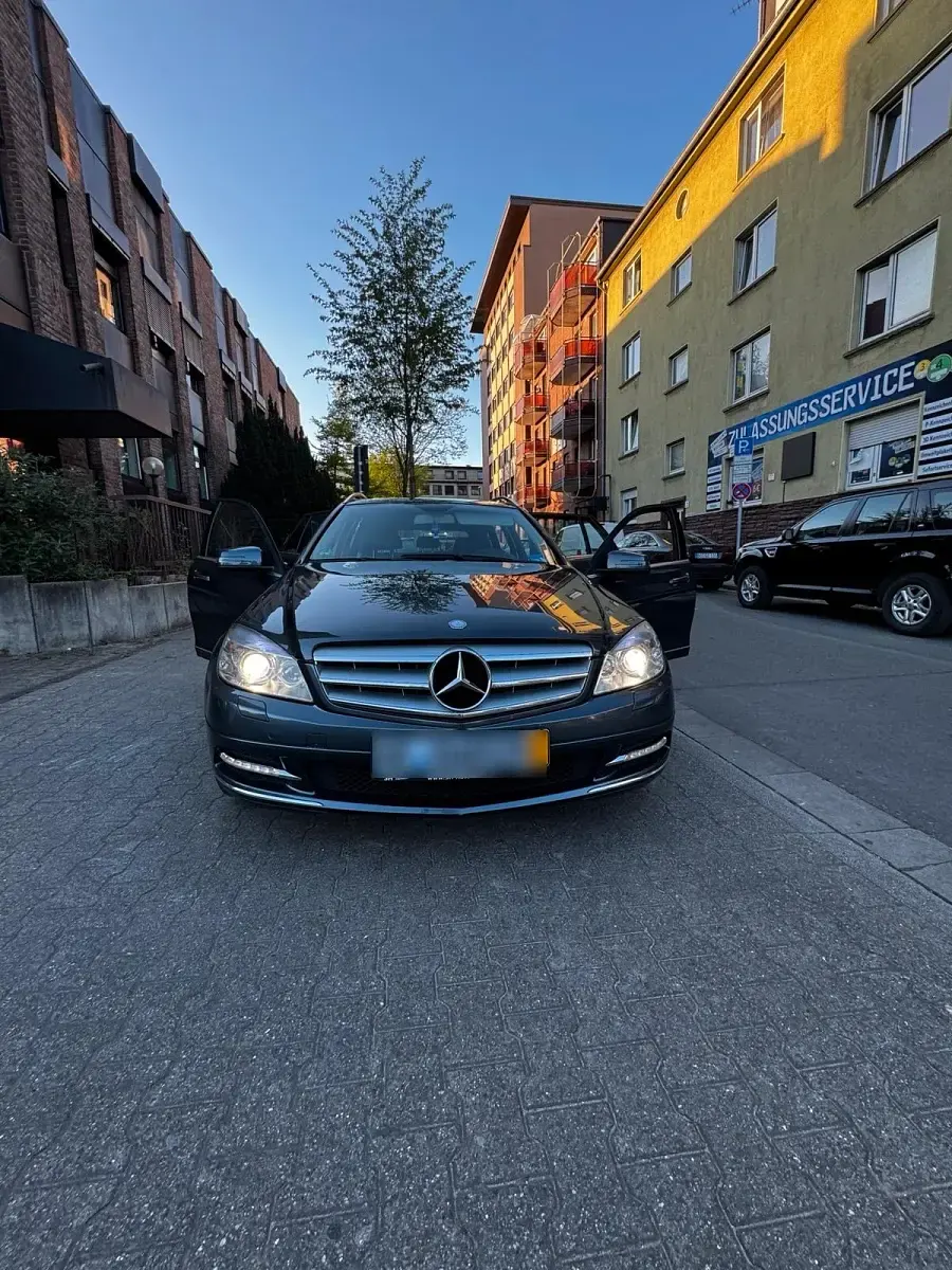 Gebraucht Mercedes C220 170 PS (125 kW) 2010 Grau Kombi