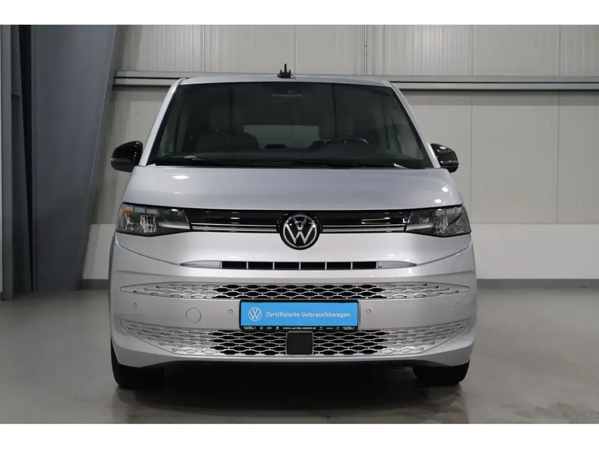 Używany VW Multivan Life 150 KM (110 kW) 2024 Srebrny Minivan