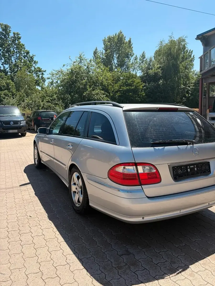 Gebraucht Mercedes E240 177 PS (130 kW) 2004 Silber Kombi
