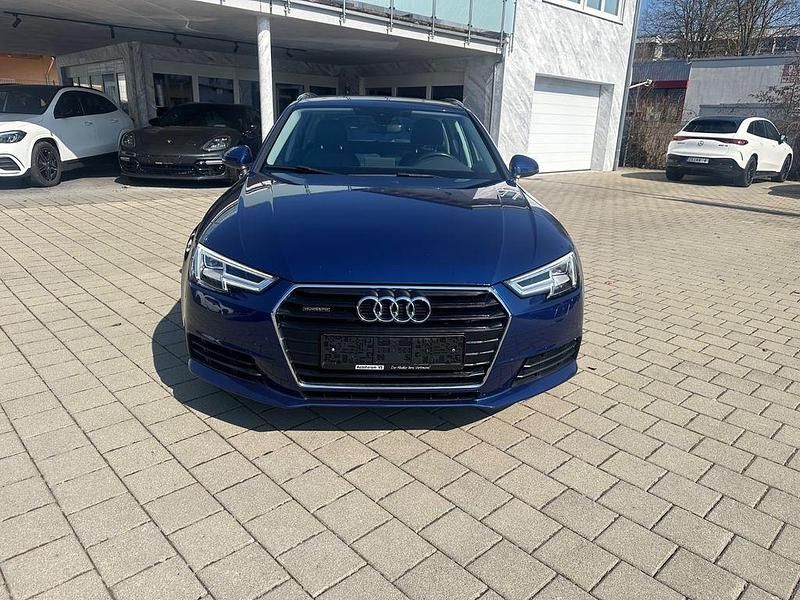 Gebraucht Audi A4 Basis 190 PS (139 kW) 2016 Blau Kombi