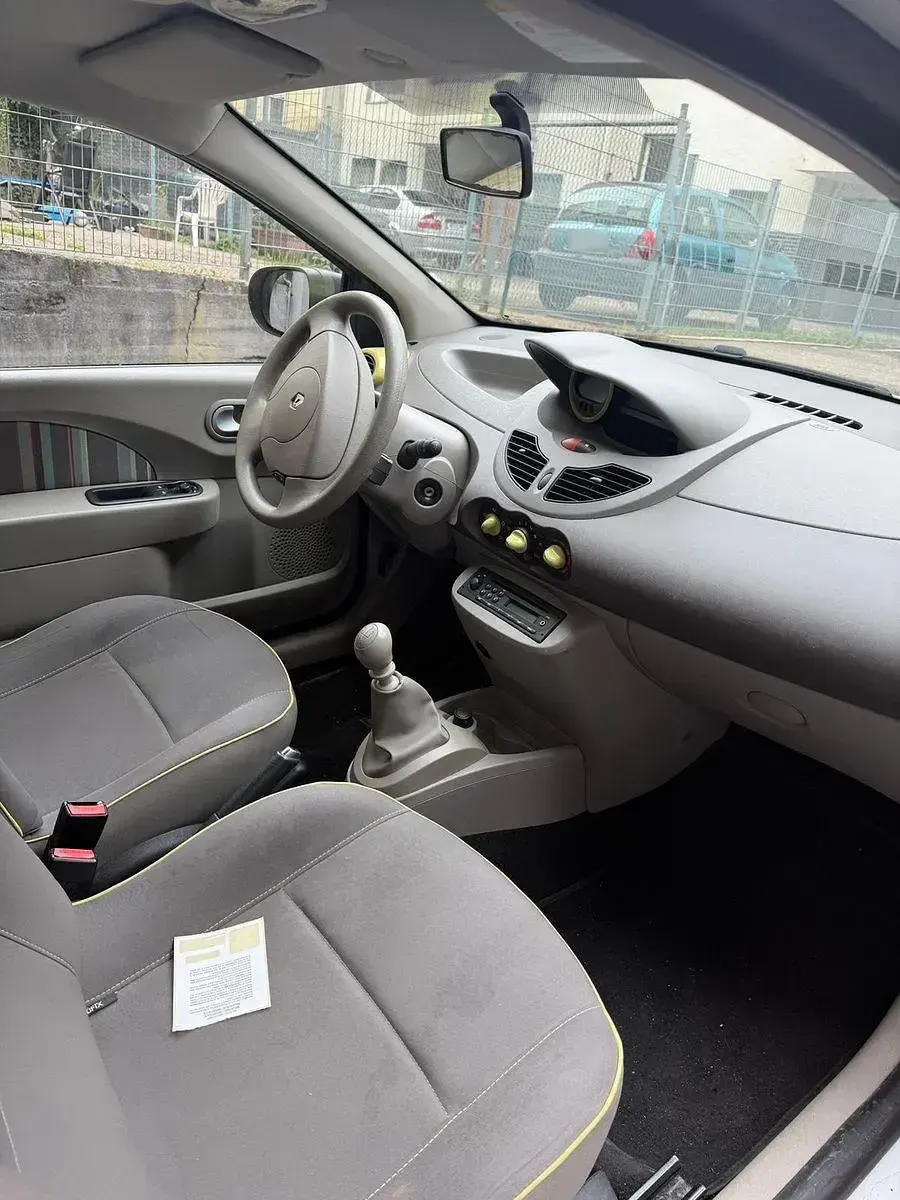 Używany Renault Twingo Dynamique 75 KM (55 kW) 2012 Biały Hatchback