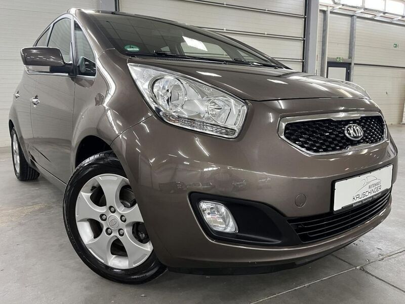 Beige Gebraucht 2013 Kia Venga FIFA World Cup Edition Kleinwagen | 6.980 € (Guter Preis) - Bild 1/4