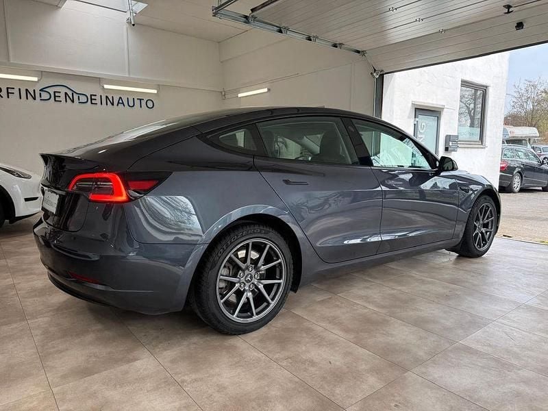 Gebraucht Tesla Model 3 Standard Range 239 kW (325 PS) 2022 Grau Limousine