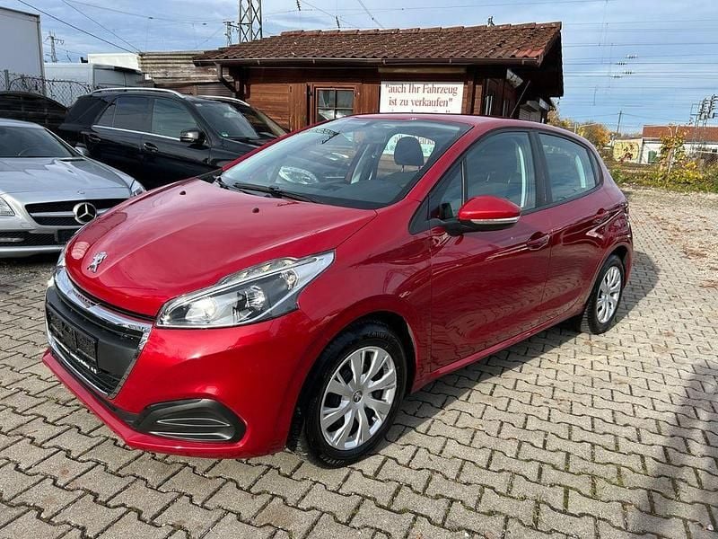 Rot Gebraucht 2015 Peugeot 208 Active Kleinwagen | 5.990 € (Guter Preis) - Bild 1/4