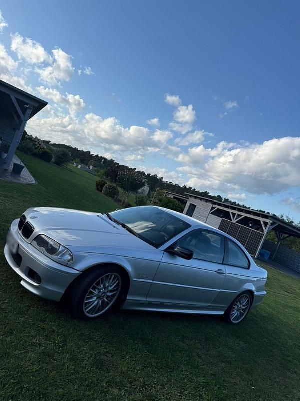 Gebraucht BMW 325 192 PS (141 kW) 2001 Silber Coupé