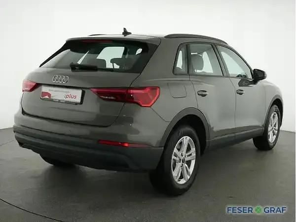 Gebraucht Audi Q3 Ambiente 245 PS (180 kW) 2022 Chronosgrau metallic SUV
