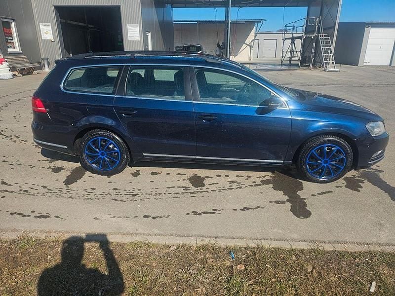 Gebraucht VW Passat Highline 170 PS (125 kW) 2011 Blau Kombi