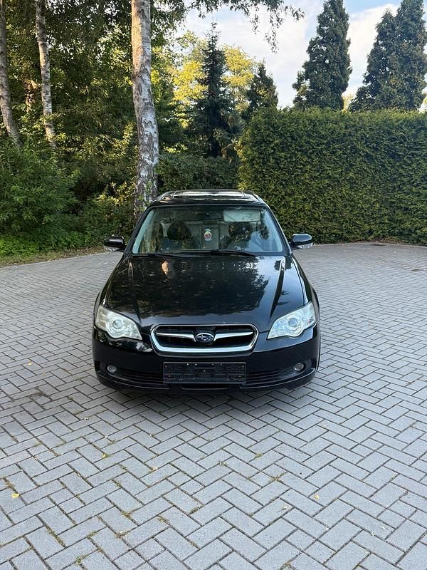 Schwarz Gebraucht 2004 Subaru Legacy Kombi | 2.600 € - Bild 1/4