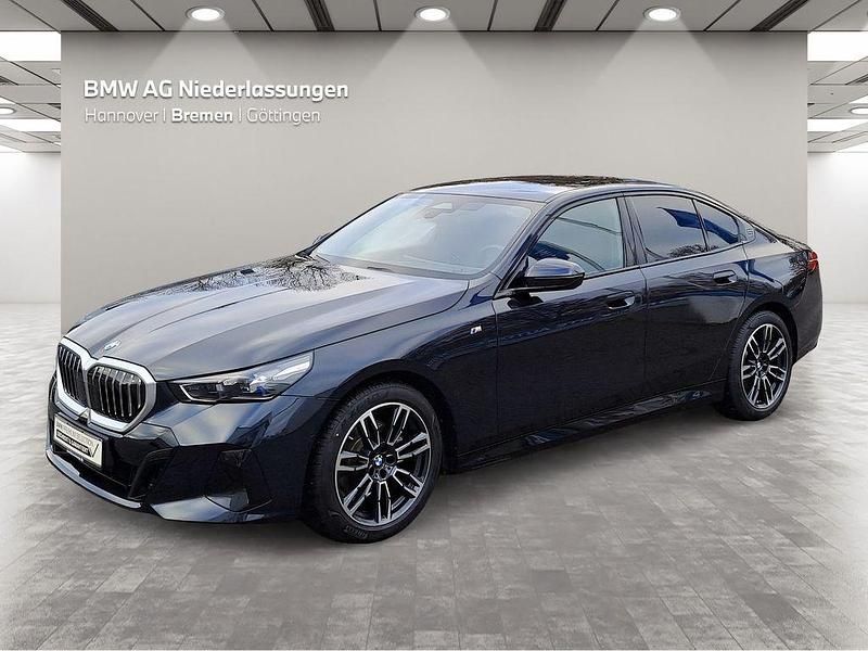 Schwarz Gebraucht 2024 BMW 520 Shadowline Limousine | 48.090 € (Guter Preis) - Bild 1/4