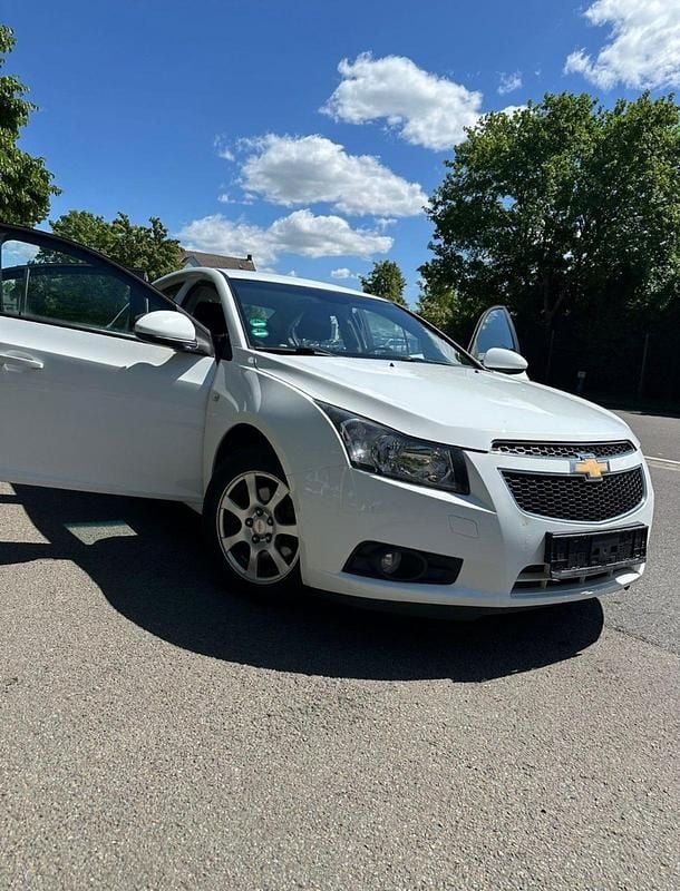 Weiß Gebraucht 2013 Chevrolet Cruze LTZ Kleinwagen | 3.750 € (Fairer Preis) - Bild 1/4