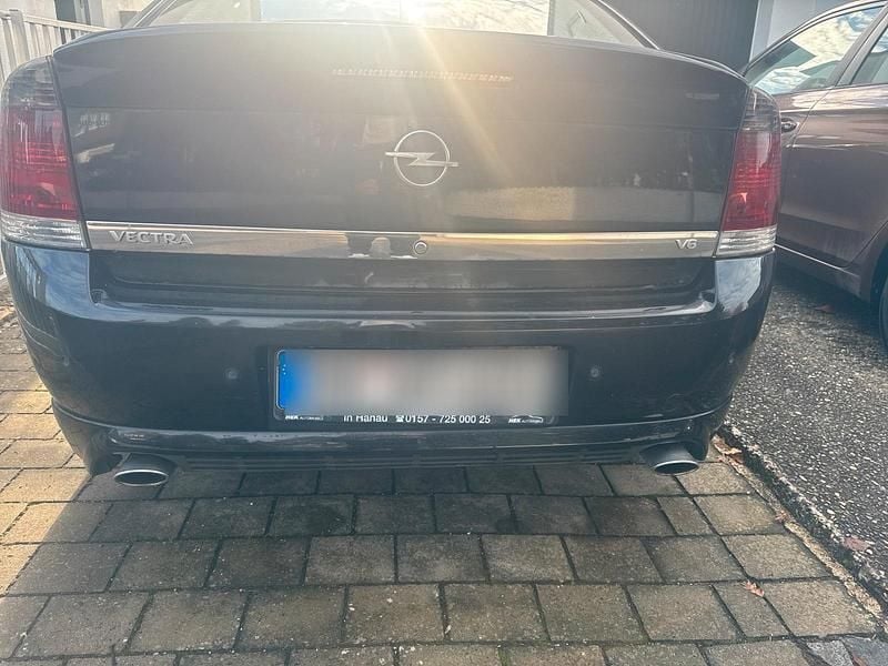 Schwarz Gebraucht 2006 Opel Vectra OPC Limousine | 1.000 € - Bild 1/4