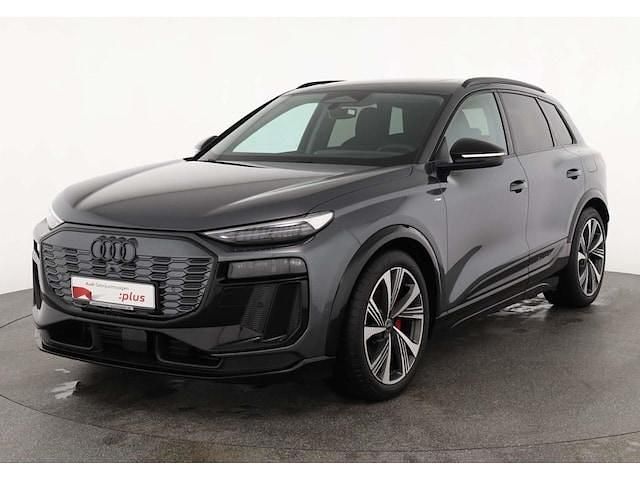 Gebraucht Audi Q6 e-tron Performance 225 kW (306 PS) 2025 Daytonagrau perleffekt SUV
