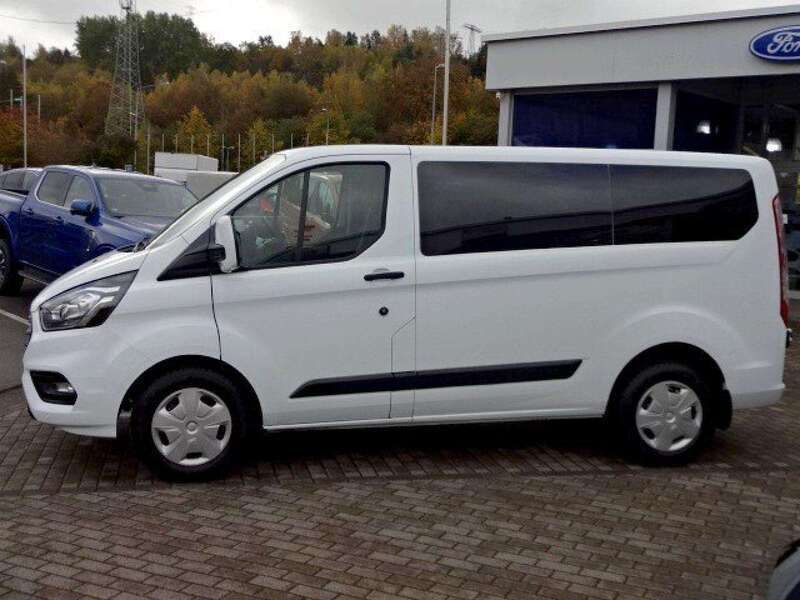 Gebraucht Ford Transit Custom 131 PS (96 kW) 2023 Frostweiß Kombi