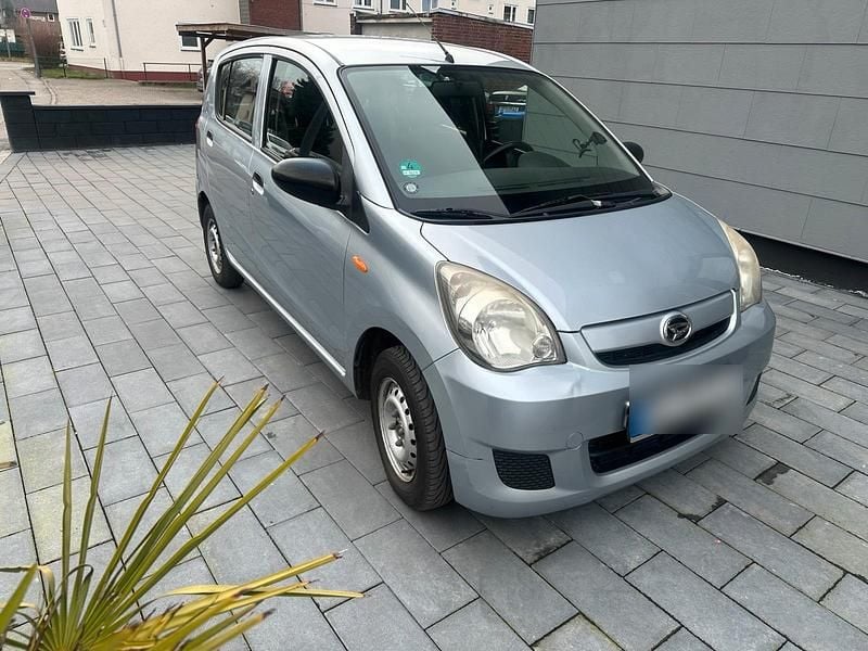 Silber Gebraucht 2008 Daihatsu Cuore Kleinwagen | 1.500 € (Fairer Preis) - Bild 1/4