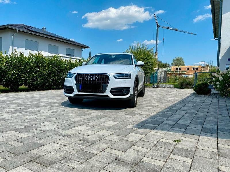 Weiß Gebraucht 2012 Audi Q3 SUV | 9.950 € - Bild 1/4