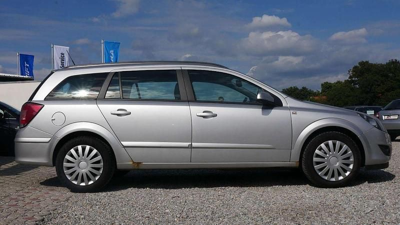 Gebraucht Opel Astra 150 PS (110 kW) 2008 Silber Kombi