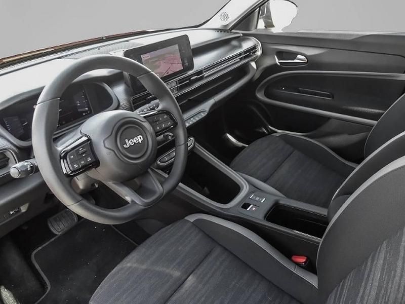 Usata Jeep Avenger EV Longitude 114 kW (156 CV) 2023 Rosso SUV