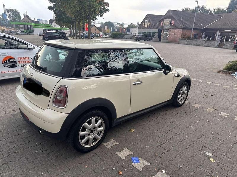 Gebraucht Mini ONE 98 PS (72 kW) 2010 Weiß Kleinwagen