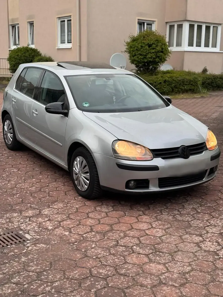 Gebraucht VW Golf V 140 PS (102 kW) 2005 Grau Kleinwagen