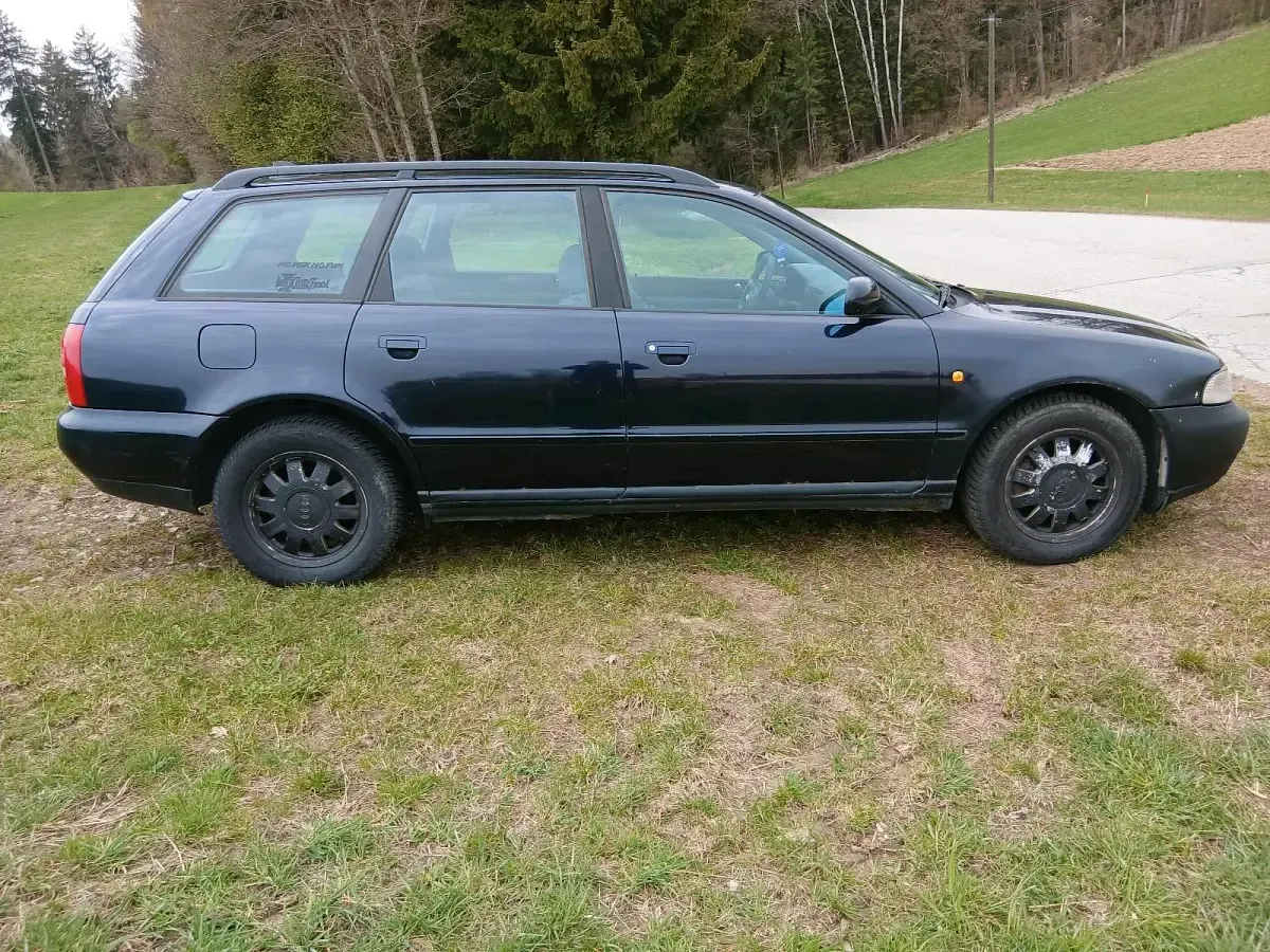 Gebraucht Audi A4 125 PS (91 kW) 1997 Blau Kombi
