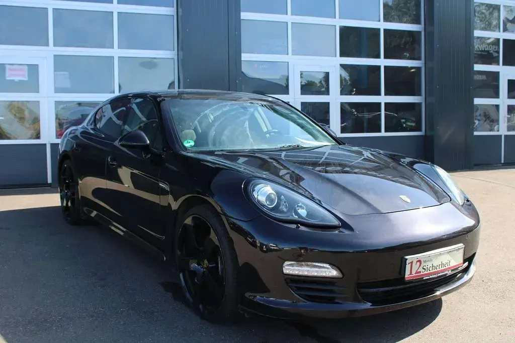Gebraucht Porsche Panamera Diesel 250 PS (183 kW) 2012 Basaltschwarzmetallic Kleinwagen