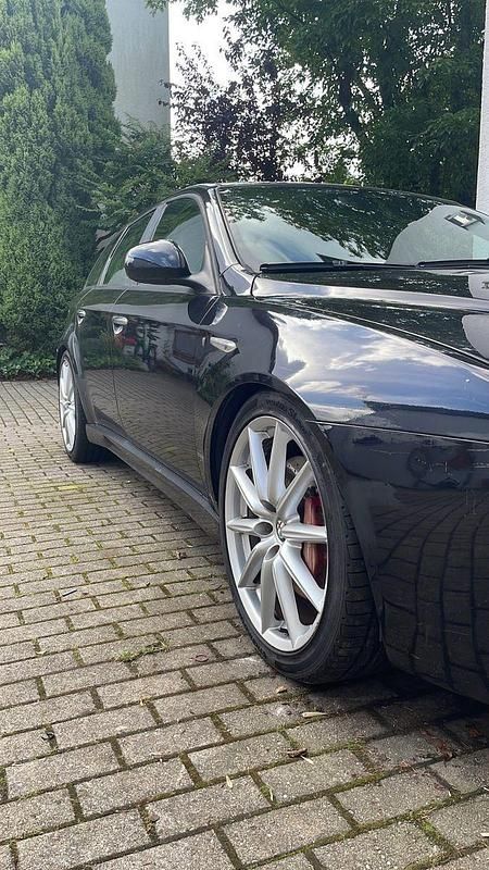 Schwarz Gebraucht 2009 Alfa Romeo 159 Ti Kombi | 3.750 € (Superpreis) - Bild 1/4