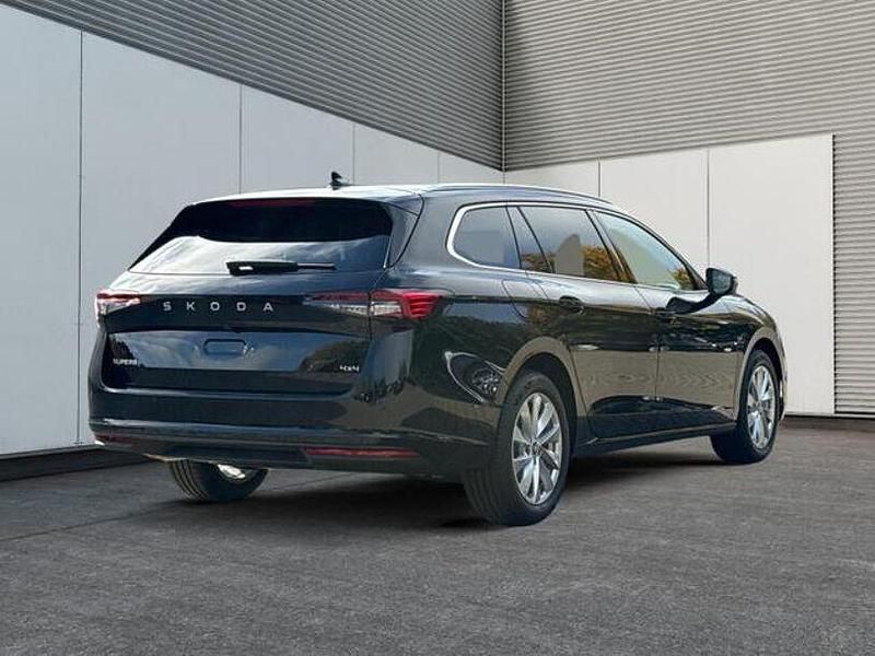 Gebraucht Skoda Superb Selection 193 PS (141 kW) 2025 Onyxschwarz metallic Kombi
