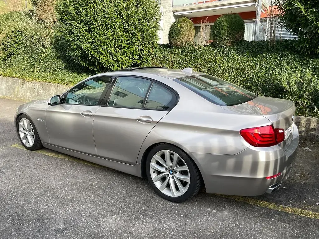 Occasion BMW 550 Performance 408 ch (300 kW) 2010 Gris Berline