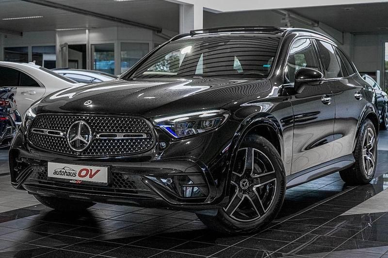 Schwarz Gebraucht 2023 Mercedes GLC300e Premium Plus SUV | 62.900 € (Fairer Preis) - Bild 1/4