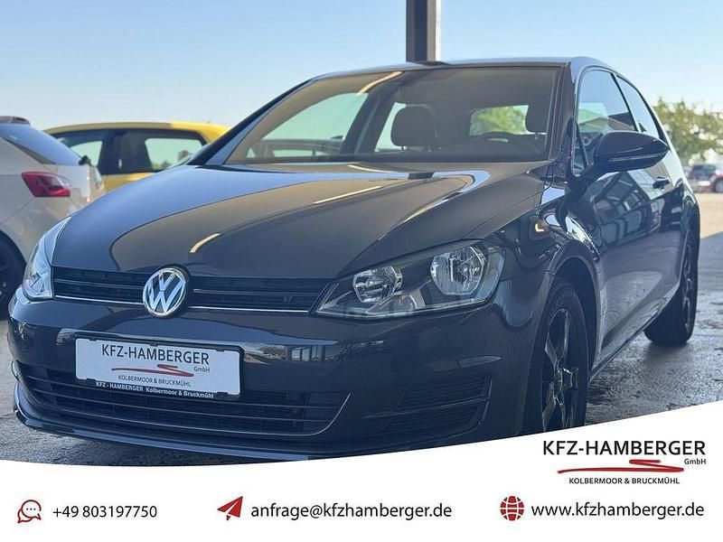 Grau Gebraucht 2016 VW Golf VII Trendline Limousine | 9.990 € (Superpreis) - Bild 1/4