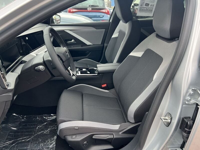 Gebraucht Opel Astra Edition 131 PS (96 kW) 2025 Limousine