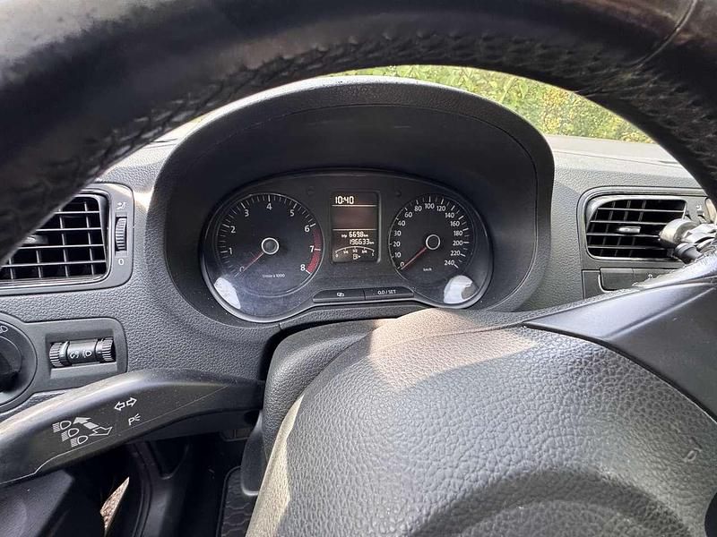 Gebraucht 2010 VW Polo Highline Limousine | 3.000 € (Guter Preis) - Bild 1/4