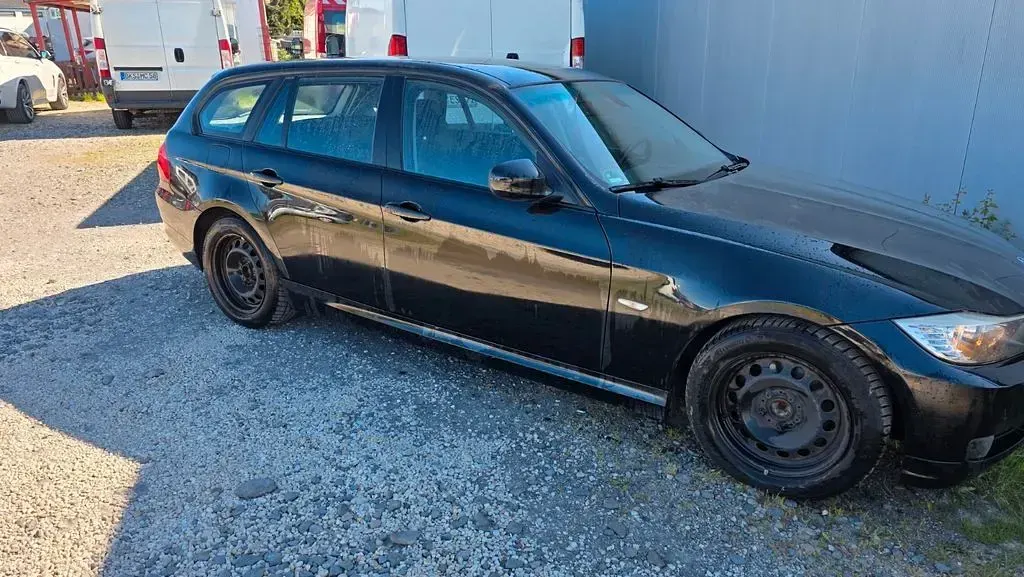 Usata BMW 318 143 CV (105 kW) 2009 Nero Station wagon