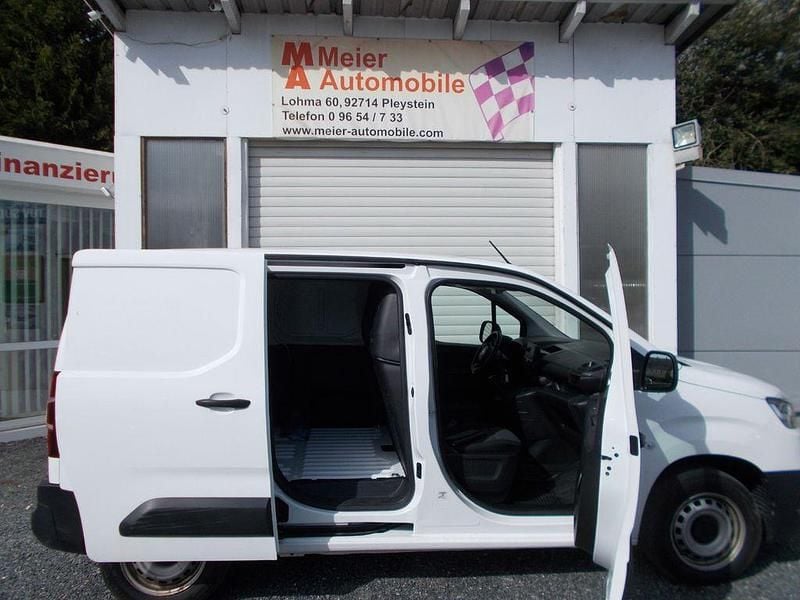 Weiß Gebraucht 2022 Toyota Proace City Van | 13.900 € (Guter Preis) - Bild 1/4