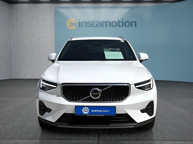 Gebraucht Volvo XC40 Core 163 PS (119 kW) 2024 Weiß SUV