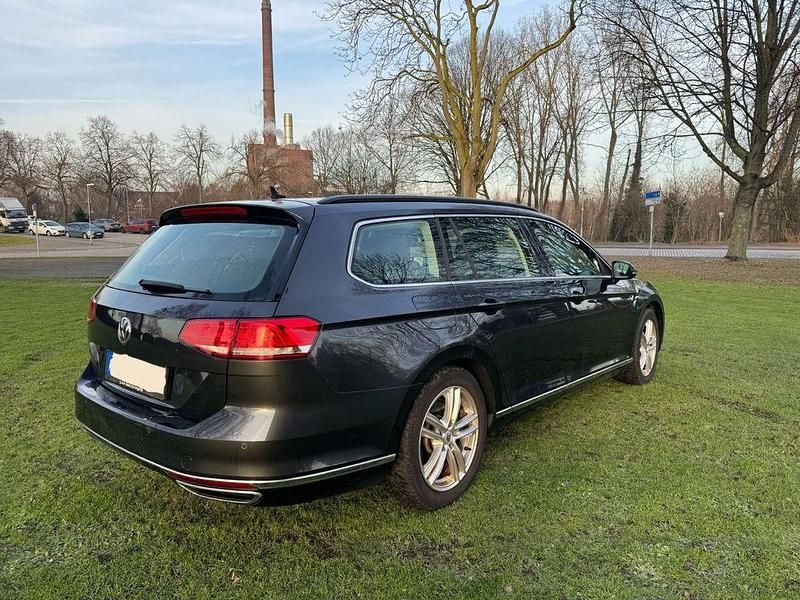 Gebraucht VW Passat Comfortline 190 PS (139 kW) 2019 Grau Limousine