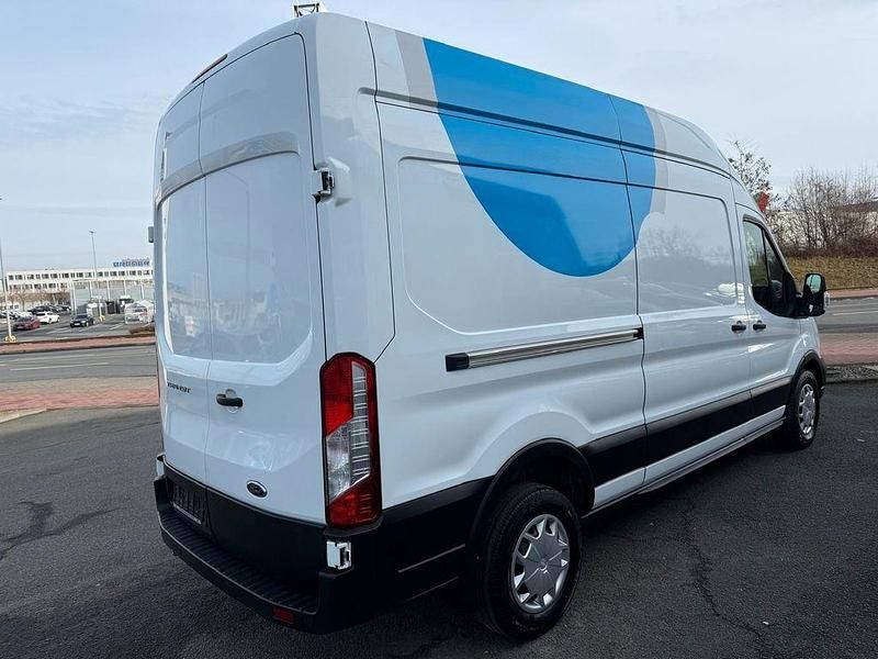 Gebraucht Ford Transit Trend 195 PS (143 kW) 2022 Weiß Van / Kleinbus