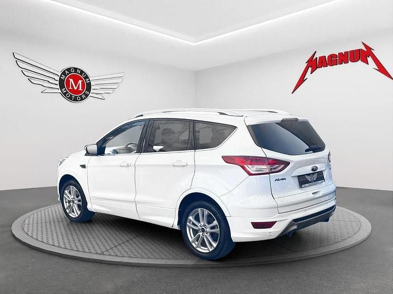 Gebraucht Ford Kuga Individual 150 PS (110 kW) 2015 Weiß SUV