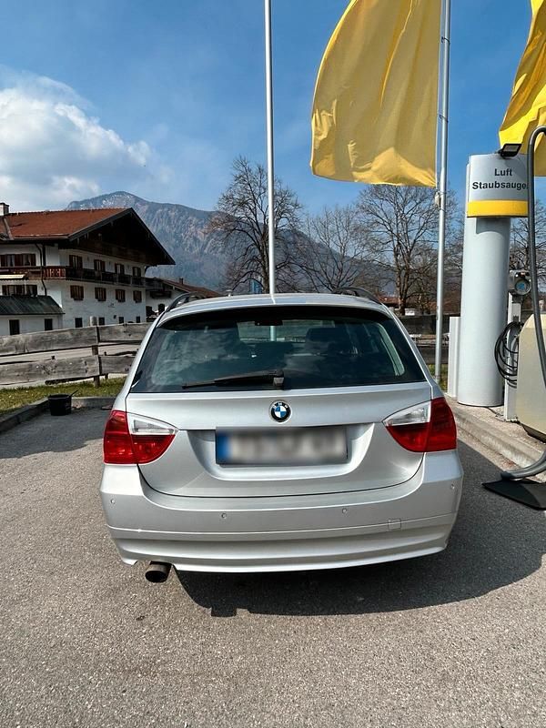 Gebraucht BMW 320 150 PS (110 kW) 2006 Silber Kombi