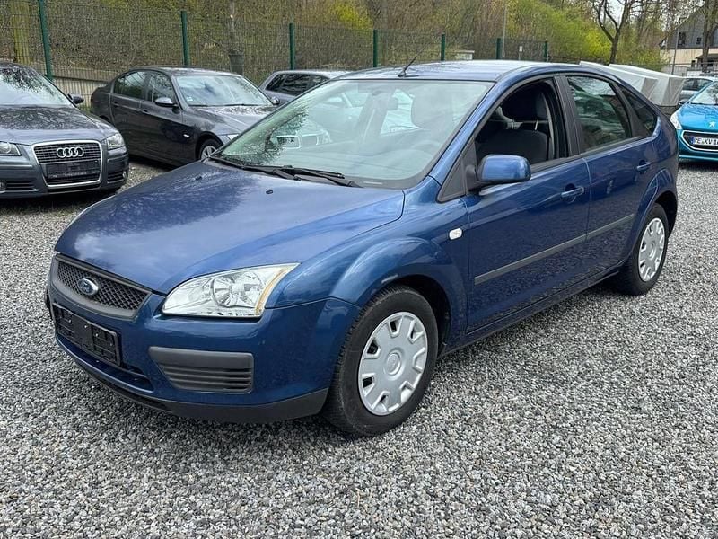 Gebraucht Ford Focus Trend 101 PS (74 kW) 2006 Blau Limousine