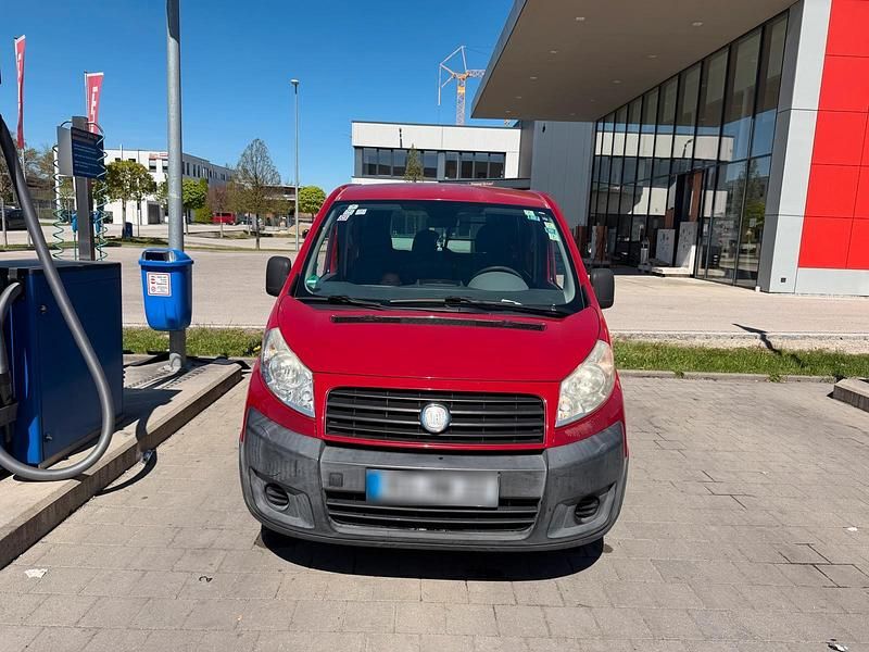 Gebraucht Fiat Scudo 90 PS (66 kW) 2008 Rot Van