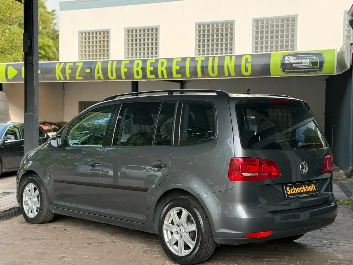 Gebraucht VW Touran 105 PS (77 kW) 2010 Grau Van / Kleinbus