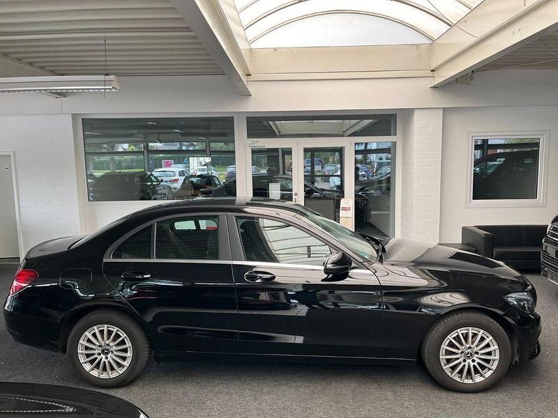 Gebraucht Mercedes C180 156 PS (114 kW) 2018 Schwarz Limousine
