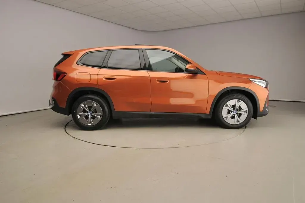 Gebraucht BMW iX1 Sport Line 150 kW (204 PS) 2024 Orange SUV