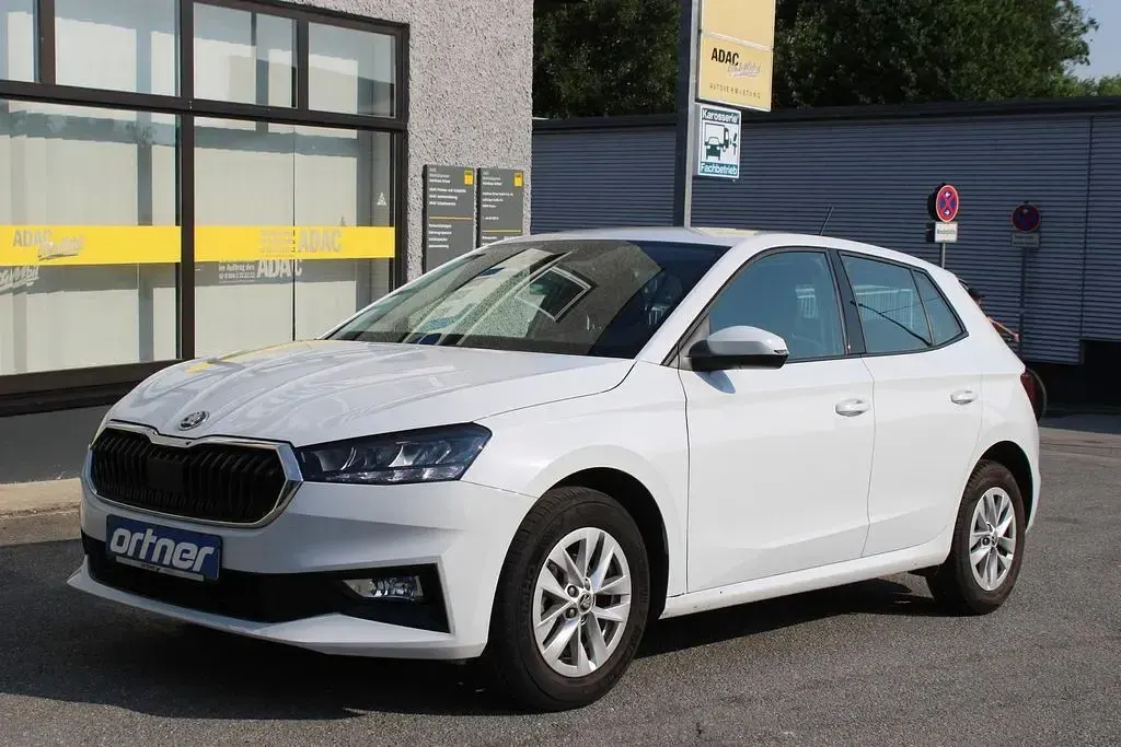Gebraucht Skoda Fabia Selection 95 PS (69 kW) 2023 Weiß Kleinwagen
