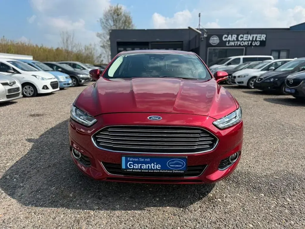 Gebraucht Ford Mondeo Titanium 160 PS (117 kW) 2016 Rot Limousine
