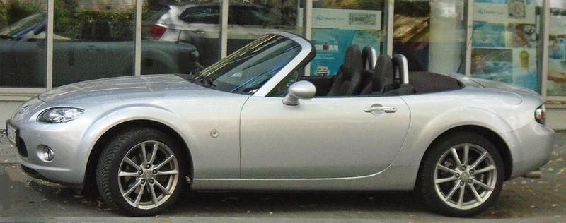 Second-hand Mazda MX5 126 CP (92 kW) 2008 Argintiu Cabrio