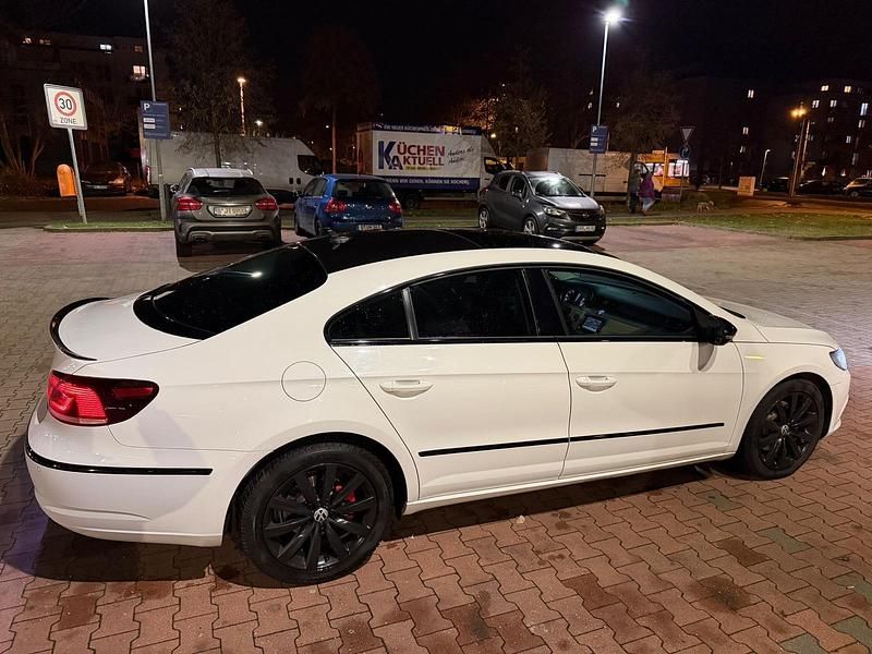 Weiß Gebraucht 2012 VW Passat Limousine | 12.800 € (Teuer) - Bild 1/4