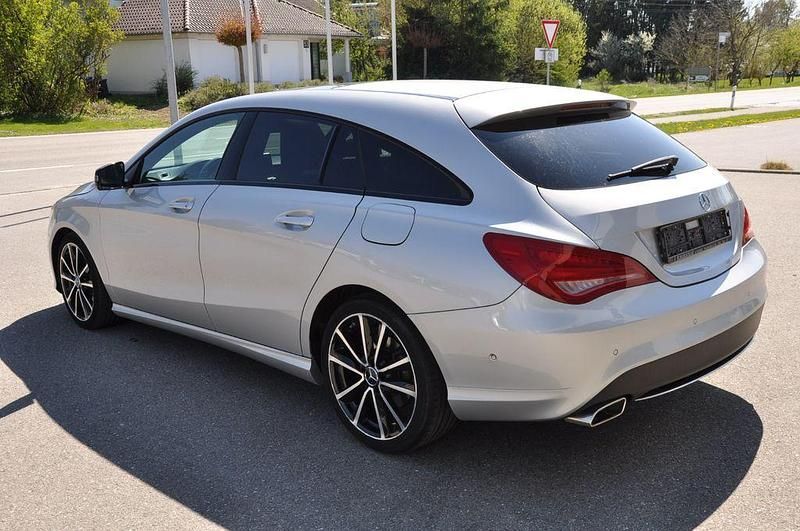 Gebraucht Mercedes CLA200 Night 136 PS (100 kW) 2015 Silber Limousine
